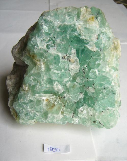 fluoriet XXXL 1890gram GROOT ruw brok stuk groen fluorite, Verzamelen, Mineralen en Fossielen, Mineraal, Ophalen of Verzenden