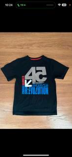 Zwart T-shirt met print, maat 122/128, Kinderen en Baby's, Kinderkleding | Maat 122, Ophalen of Verzenden, Gebruikt, Jongen, Shirt of Longsleeve