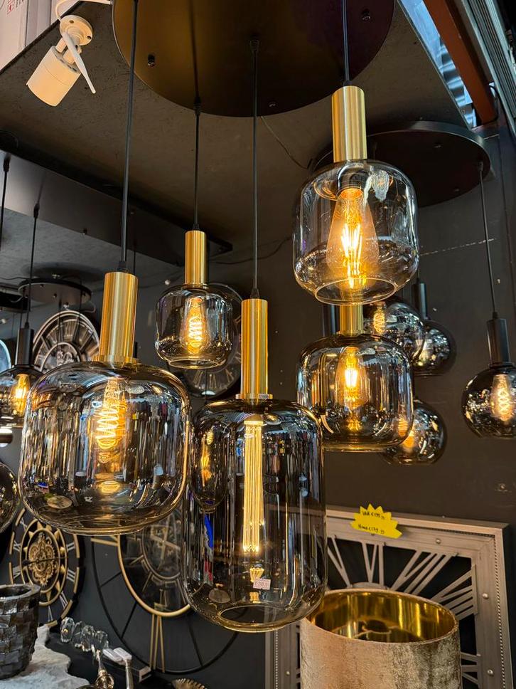 Moderne smoke Bollen Hanglampen met gouden fitting, Huis en Inrichting, Lampen | Hanglampen, Nieuw, 75 cm of meer, Glas, Metaal