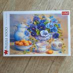 Prachtige legpuzzel 1000 stukjes met blauwe violen, Ophalen of Verzenden, 500 t/m 1500 stukjes, Zo goed als nieuw, Legpuzzel