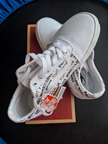 Splinter nieuwe witte Vans Pride Love sneakers maat 39.Origi beschikbaar voor biedingen