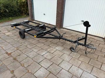Boot trailer aanhanger kar motorboot rib rubberboot 4,30 M. beschikbaar voor biedingen