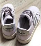 Adidas schoenen maat 34 en 35, Ophalen, Schoenen