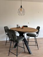 Hoge eettafel in unieke vorm + 4 groene barstoelen, Huis en Inrichting, Tafels | Eettafels, Ophalen, Zo goed als nieuw, 100 tot 150 cm