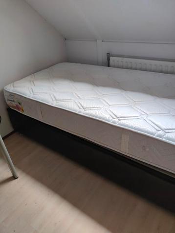 Opklapbed beschikbaar voor biedingen