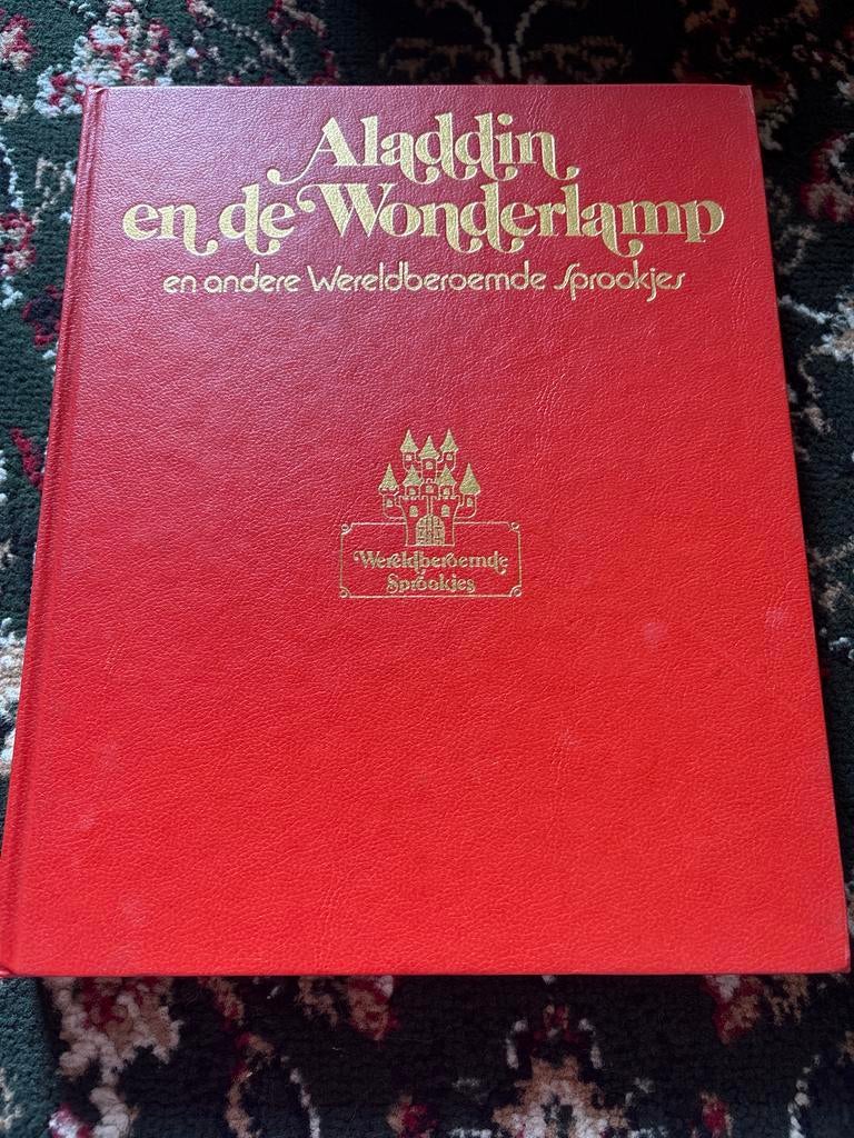 Aladdin en de Wonderlamp - Wereldberoemde Sprookjes, Boeken, Ophalen of Verzenden, Zo goed als nieuw
