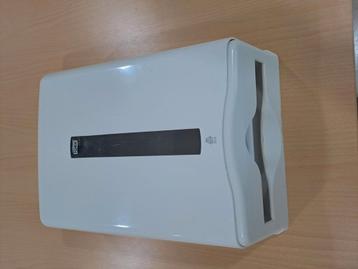 tork handdoek en wc rol houders  beschikbaar voor biedingen