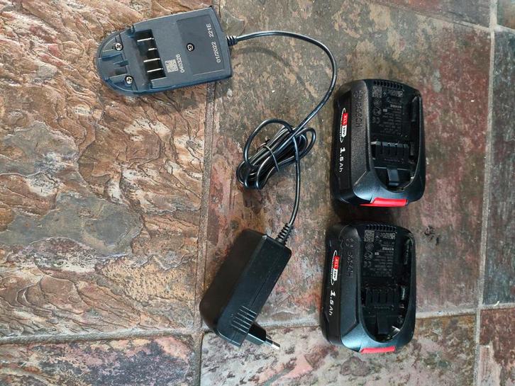 Bosch Accu Set - 2x 18V Accu's + Lader, Doe-het-zelf en Verbouw, Gereedschap | Machine-onderdelen en Toebehoren, Gebruikt, Ophalen