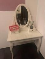 Hemnes IKEA toilettafel met glazenplaat en spiegel., Huis en Inrichting, Tafels | Kaptafels, Gebruikt, Hout, Ophalen