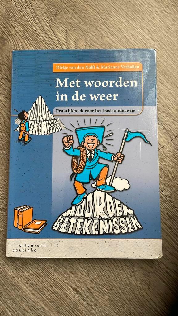 Met woorden in de weer D. Vab den Nulft & M Verhallen, Boeken, Psychologie, Zo goed als nieuw, Ontwikkelingspsychologie, Ophalen of Verzenden