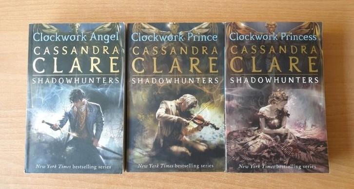 Cassandra Clare - The Infernal Devices, Boeken, Fantasy, Gelezen, Ophalen of Verzenden