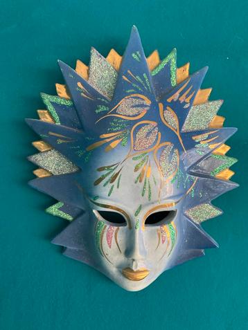 Venetiaans masker met glitter beschikbaar voor biedingen