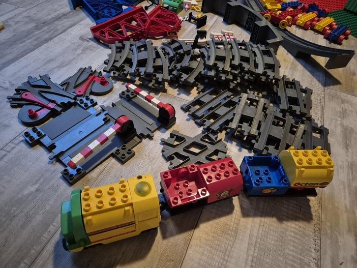 Duplo, planes, Cars, trein en veel extra's, Kinderen en Baby's, Speelgoed | Duplo en Lego, Gebruikt, Duplo, Ophalen