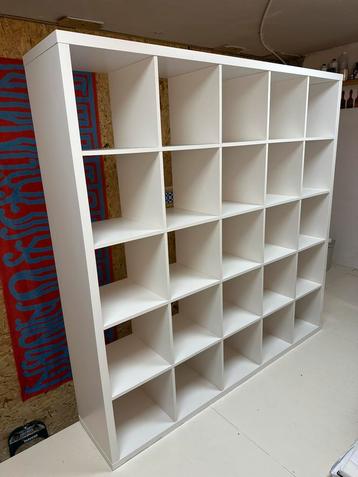 Ikea Kallax 5x5 vakkenkast beschikbaar voor biedingen