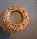 Te koop 1 bruine krans en 1 witte krans, Ophalen