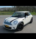 Mini 1.6 ONE 130pk 12-2013 Wit nieuw staat, Auto's, Mini, Voorwielaandrijving, Zwart, 4 cilinders, 4 stoelen