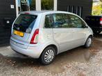 Lancia Musa 1.4 Oro Ecc/Audio/Pdc (bj 2010), Auto's, Te koop, Zilver of Grijs, 5 stoelen, 1155 kg