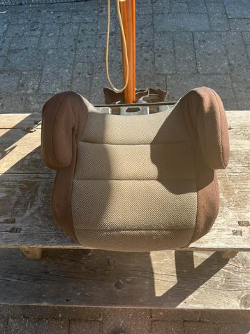 Zitverhoger voor in de auto beschikbaar voor biedingen