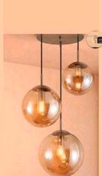 Moderne hanglamp met 3 glazen bollen, Huis en Inrichting, Lampen | Hanglampen, Ophalen of Verzenden, Zo goed als nieuw, Glas, 75 cm of meer