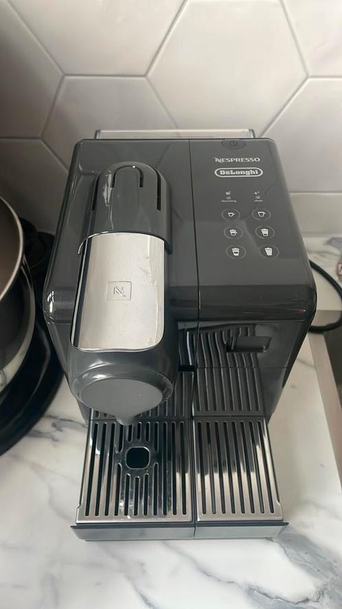 Delonghi nespresso lattisima touch, Witgoed en Apparatuur, Koffiezetapparaten, Zo goed als nieuw, Ophalen