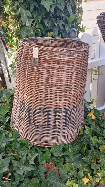 Riviera Maison rattan hangkap Pacific  beschikbaar voor biedingen