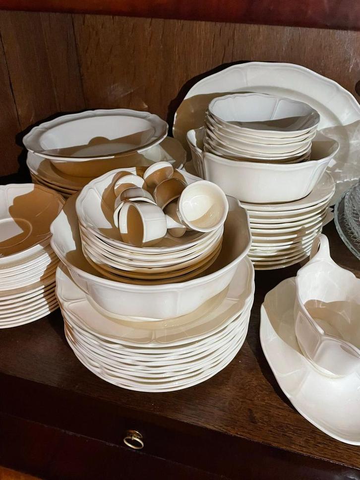 Compleet Wedgwood Queen’s plain servies, Antiek en Kunst, Antiek | Servies compleet, Ophalen of Verzenden