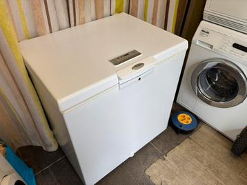 Goede Vrieskist Whirlpool WH2010 A+E – 207L – goede staat beschikbaar voor biedingen