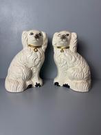 Vintage Staffordshire Hoerenhondjes - Set van 2, Ophalen of Verzenden, Gebruikt, Dier