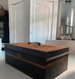 Mooie oude sleetse geldkist, Ophalen of Verzenden