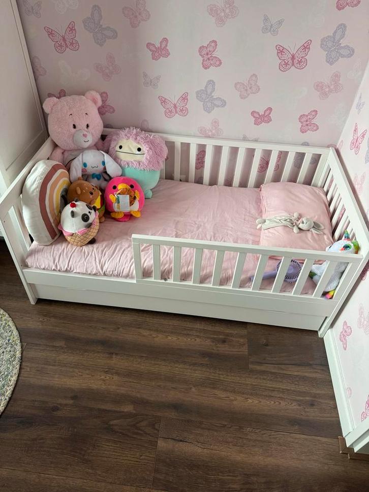 Petit Amelie peuterbed PLUME 140x70 + matras, Kinderen en Baby's, Kinderkamer | Bedden, Gebruikt, 140 tot 160 cm, 70 tot 85 cm