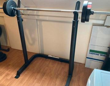 Squatrek Tunturi, bench press, barbell en schijven beschikbaar voor biedingen