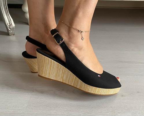 Nieuwe zwarte espadrilles van Tommy Hilfiger, Kleding | Dames, Schoenen, Nieuw, Espadrilles of Moccasins, Zwart, Ophalen of Verzenden