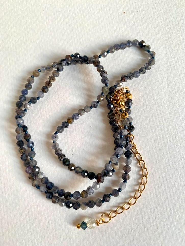 Iolite ketting, Sieraden, Tassen en Uiterlijk, Kettingen, Zo goed als nieuw, Steen of Mineraal, Blauw, Ophalen of Verzenden