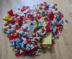 4 kilo Bambino Bouwstenen in afsluitbare kunststof bak, Ophalen of Verzenden, Gebruikt