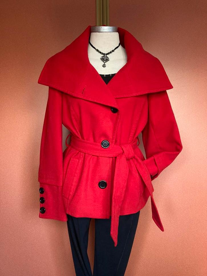 Nieuw M&S comfortabele zachte jas rood 40 😍mooi🥰❤️, Kleding | Dames, Jassen | Winter, Nieuw, Maat 38/40 (M), Rood, Verzenden