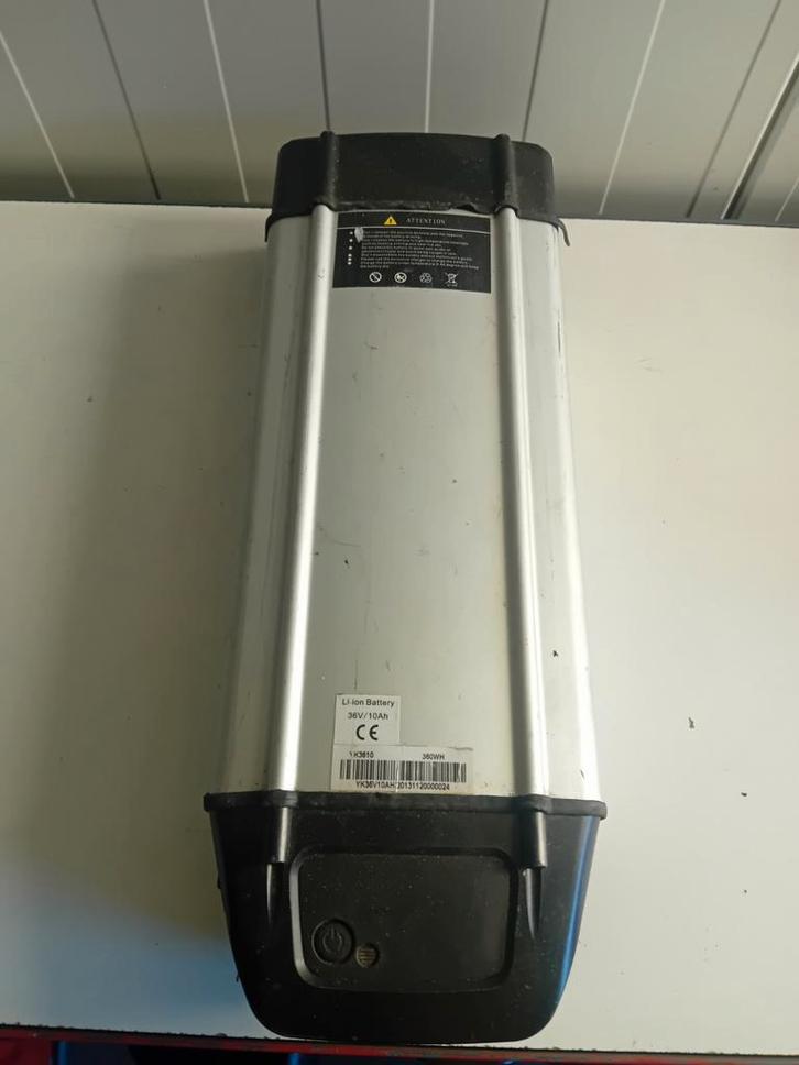Defecte fiets accu Sundvall Sintra 36V Li-ion Yoku, Fietsen en Brommers, Fietsaccessoires | Fietsaccu's, Gebruikt, Ophalen of Verzenden