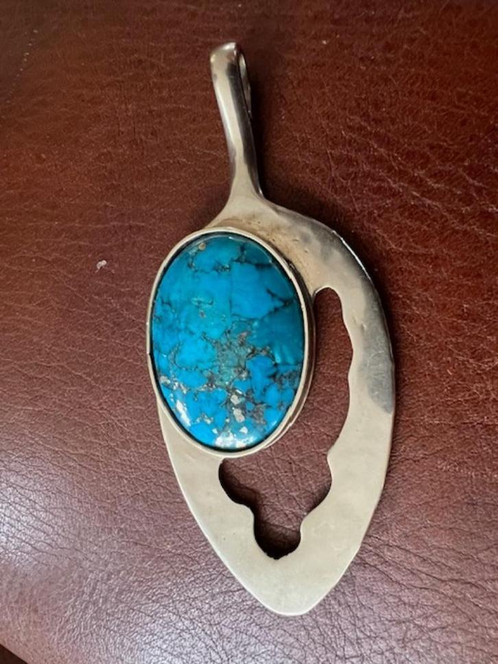 zilverkleurige metalen hanger met turkoois, Sieraden, Tassen en Uiterlijk, Kettinghangers, Zo goed als nieuw, Overige materialen
