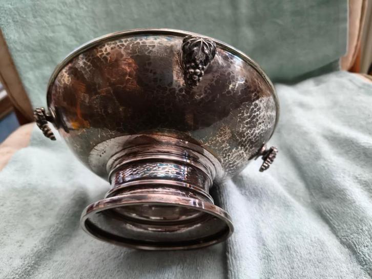 zilveren schaal op voetje gehamerd art deco, Antiek en Kunst, Antiek | Glas en Kristal, Ophalen