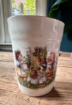 Mooie oude beker met kabouter en egel goud randje, Antiek en Kunst, Ophalen