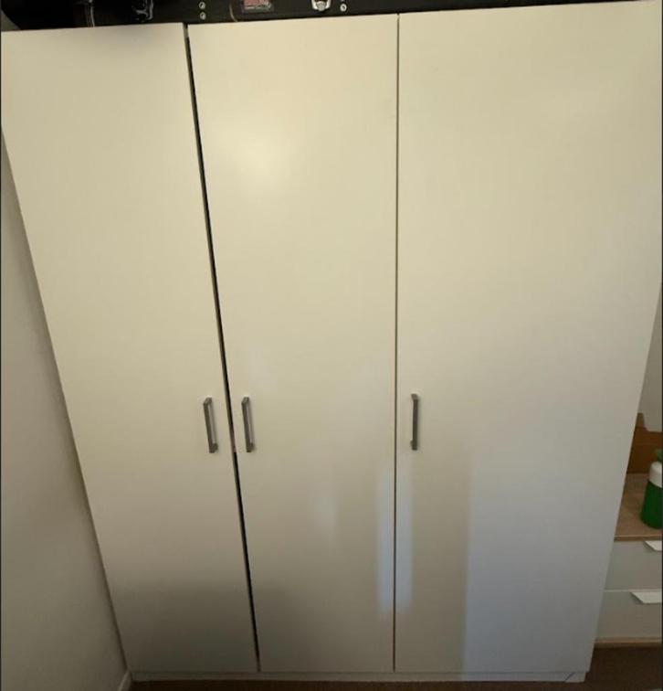 Cupboard for sale!, Huis en Inrichting, Kasten | Kledingkasten, Gebruikt, 100 tot 150 cm, 50 tot 100 cm, 75 cm of meer, Met deur(en)