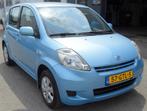 Daihatsu SIRION 1.0 12V Premium airco, Gebruikt, 750 kg, Blauw, Handgeschakeld