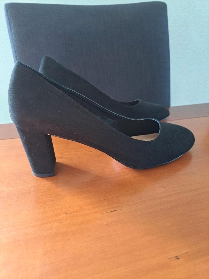 Zwarte pumps - Maat 41- Friends like These, Kleding | Dames, Schoenen, Nieuw, Pumps, Zwart, Ophalen of Verzenden