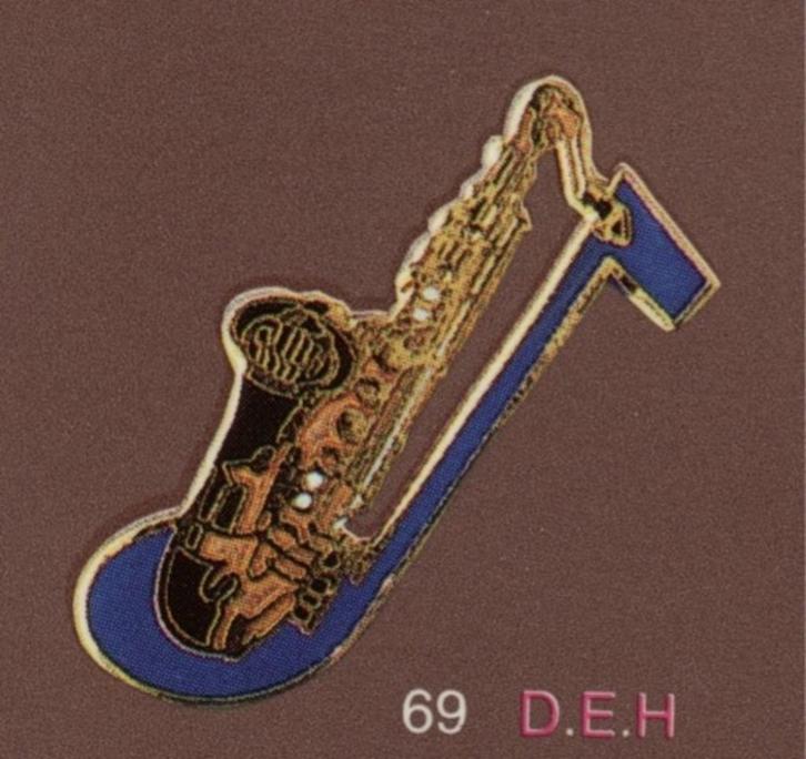 Saxofoon muziek pin demons en merveilles, Verzamelen, Speldjes, Pins en Buttons, Zo goed als nieuw, Overige onderwerpen, Ophalen of Verzenden
