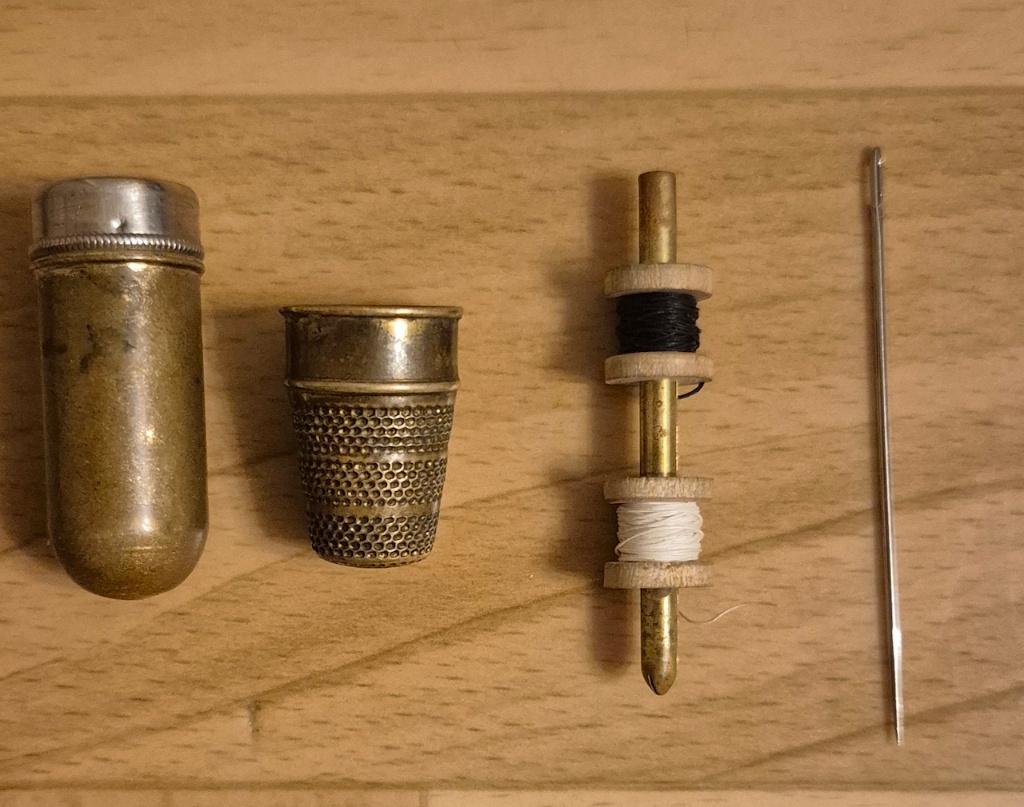 Antiek reis naaidoos setje met vingerhoedje., Ophalen of Verzenden, Gebruikt, Garen of Naald(en)