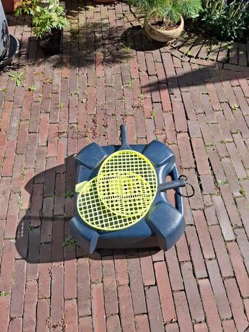 Tennisspel  beschikbaar voor biedingen