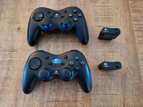 2X Logitech draadloze controller, Spelcomputers en Games, Spelcomputers | Sony PlayStation 2, Gebruikt, Zwart, Met 2 controllers