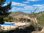 Te koop in Spanje villa met zwembad, Huizen en Kamers, Buitenland, 5 kamers, Verkoop zonder makelaar, Spanje, Landelijk