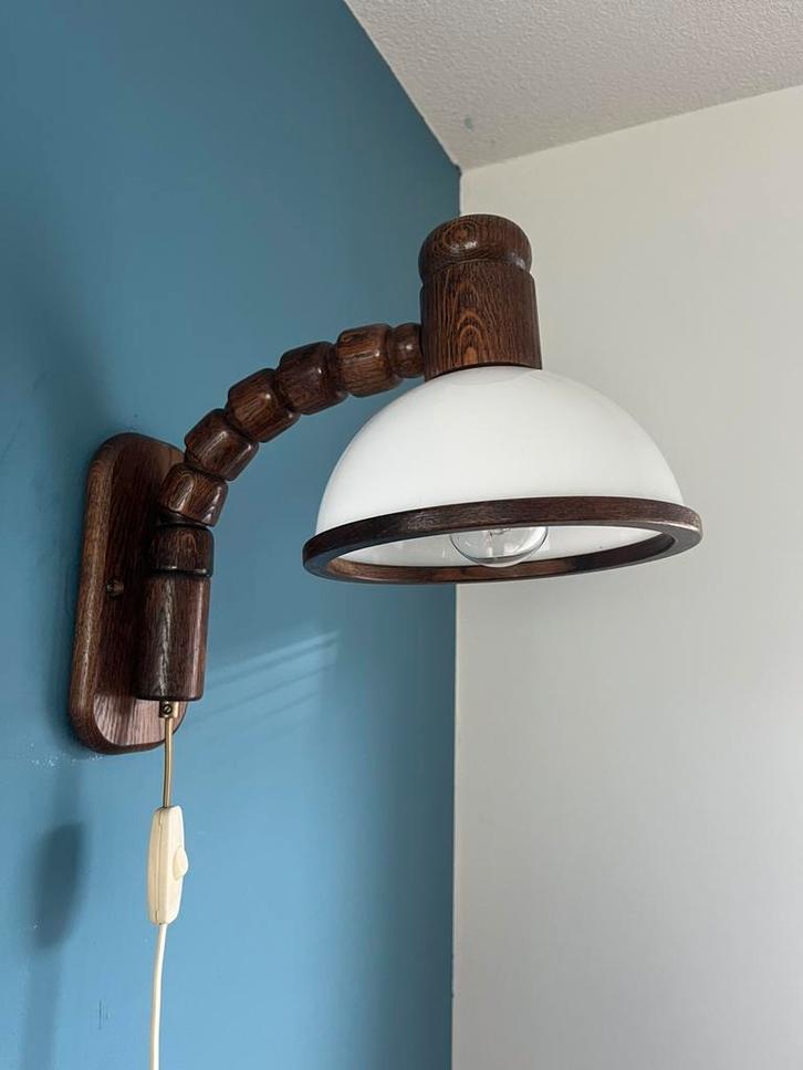Vintage Steinhauer wandlamp NL design houten arm & witte kap, Huis en Inrichting, Lampen | Wandlampen, Zo goed als nieuw, Hout