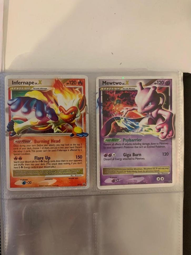 Pokemonkaarten €40,00 per stuk, Hobby en Vrije tijd, Verzamelkaartspellen | Pokémon, Zo goed als nieuw, Meerdere kaarten, Ophalen of Verzenden