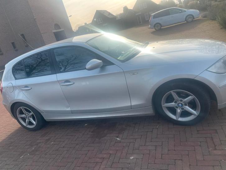 BMW 1-Serie 1.6 116I 5DR 2007 Grijs, Auto's, BMW, Particulier, 1-Serie, Benzine, B, Hatchback, Handgeschakeld, Geïmporteerd, Zilver of Grijs